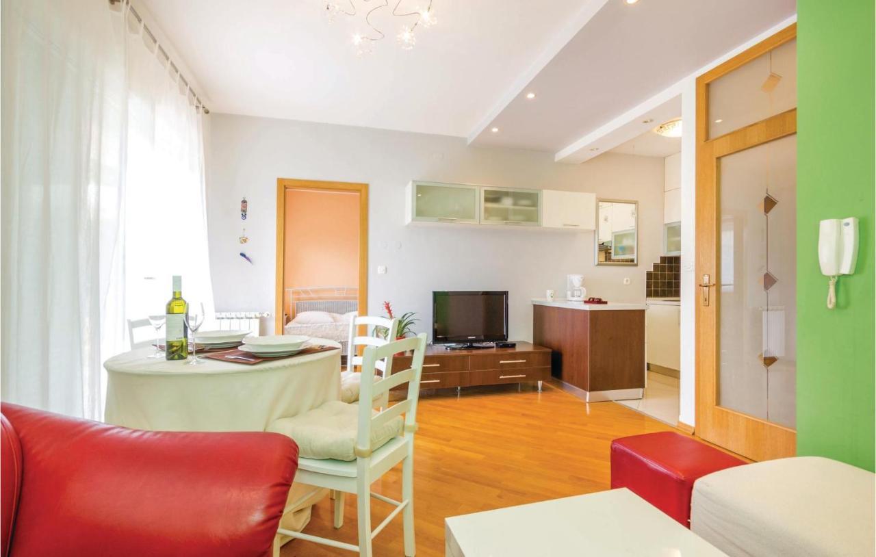 1 Bedroom Amazing Apartment In Rijeka Extérieur photo