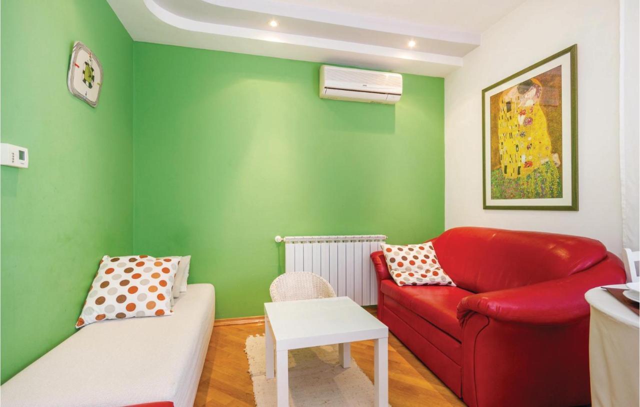 1 Bedroom Amazing Apartment In Rijeka Extérieur photo