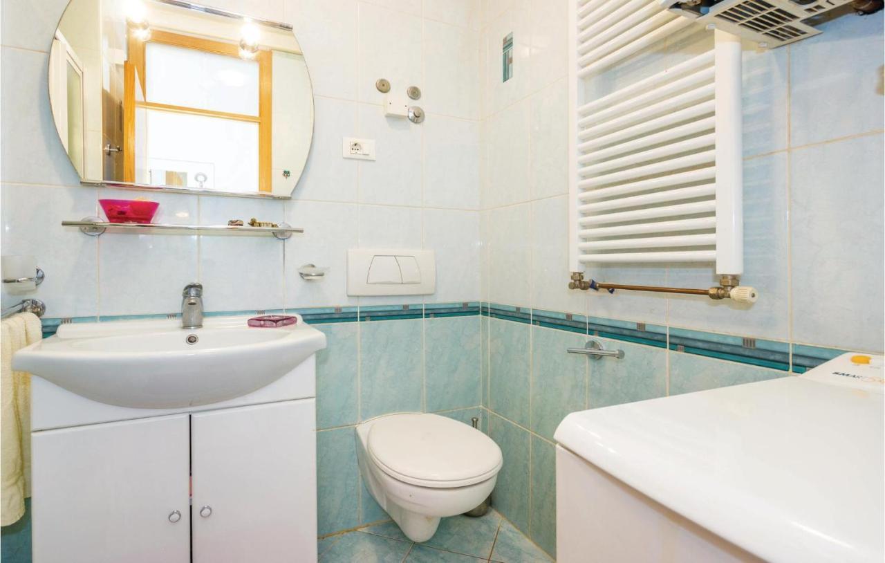 1 Bedroom Amazing Apartment In Rijeka Extérieur photo
