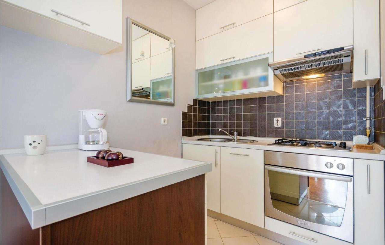 1 Bedroom Amazing Apartment In Rijeka Extérieur photo