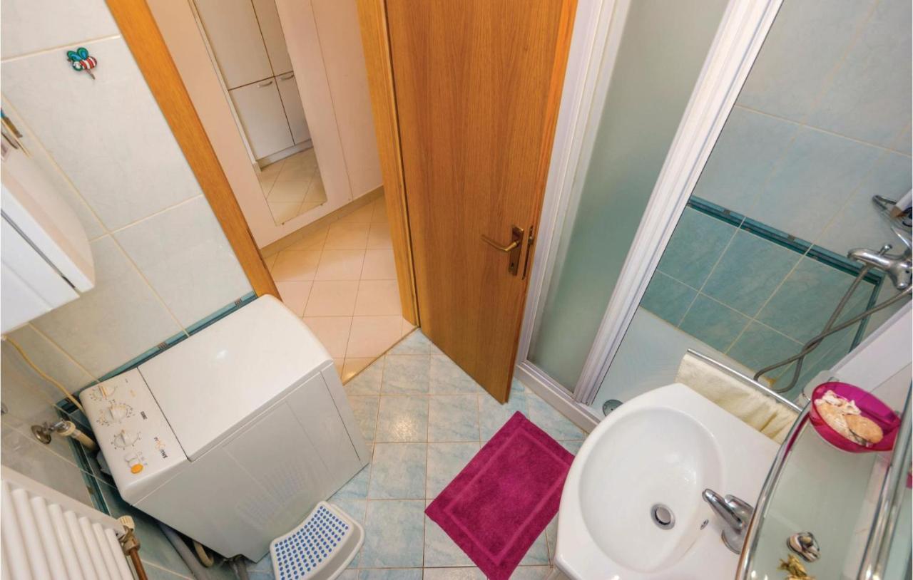 1 Bedroom Amazing Apartment In Rijeka Extérieur photo